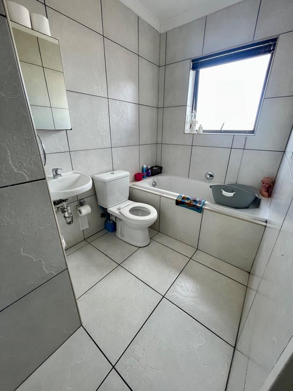 To Let 3 Bedroom Property for Rent in Protea Heights Western Cape